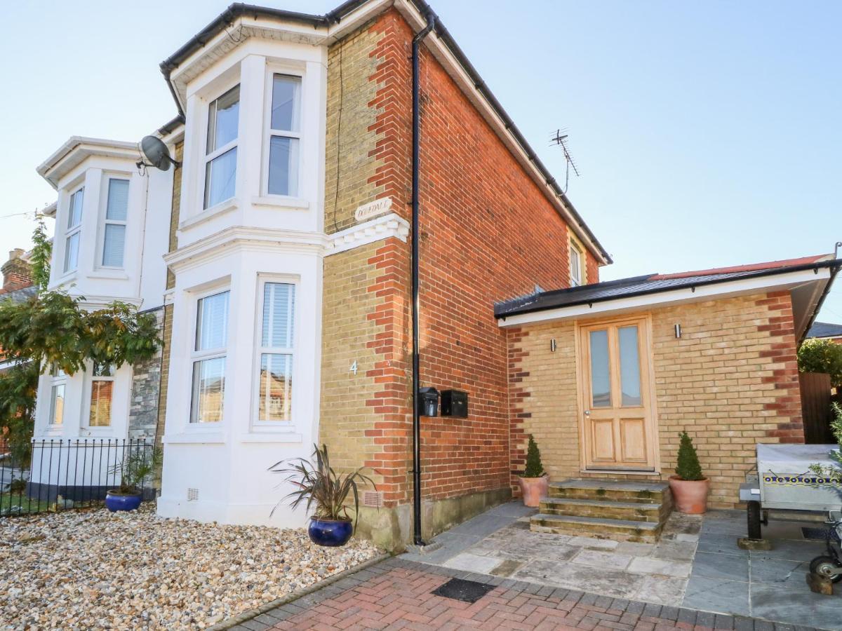 Dovedale Villa Ryde  Exterior photo